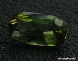 画像: グリーン・アキシナイト＊パキスタン産＊0.186ct＊日独宝石研究所のソーテイング付き