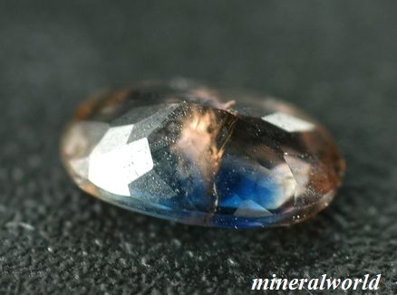 画像: 天然アキシナイト＊ブルー・ティント＊パキスタン産＊0.68ct＊未処理