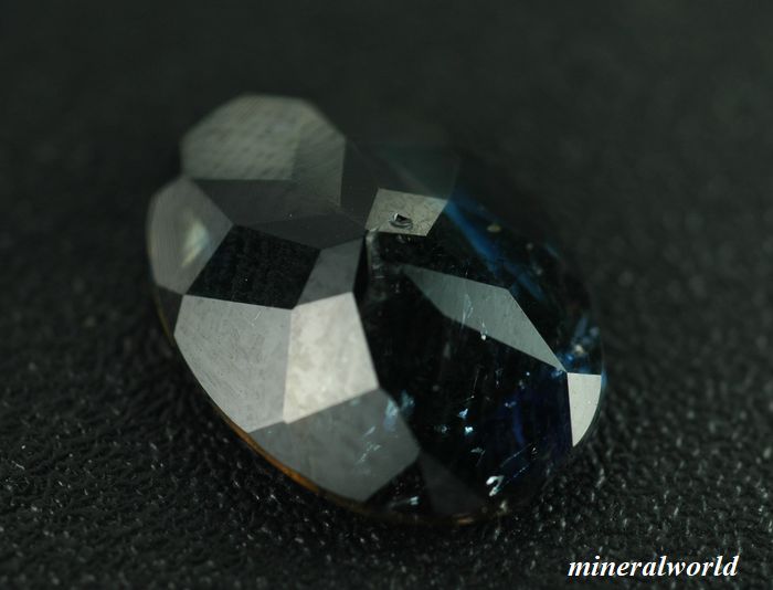 画像: 天然ブルー・アキシナイト（バイカラー・フェロー・マグネシオ・アキシナイト）＊パキスタン産＊3.148ct＊未処理＊日独宝石研究所のソーティング付き