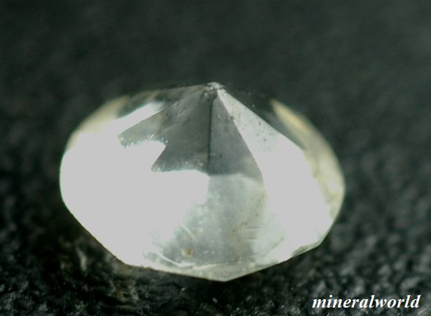 画像: 天然アングレサイト＊0.75ct＊モロッコ産＊無処理