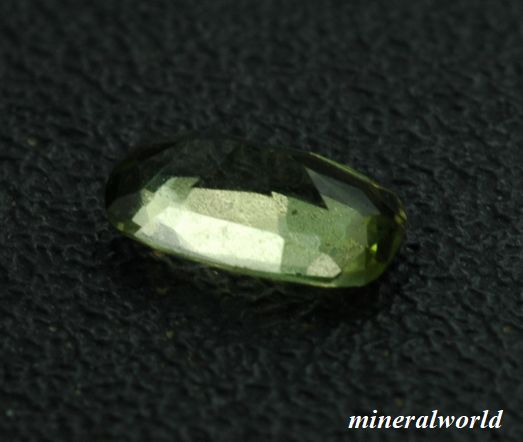 画像: グリーン・アキシナイト＊パキスタン産＊0.186ct＊日独宝石研究所のソーテイング付き
